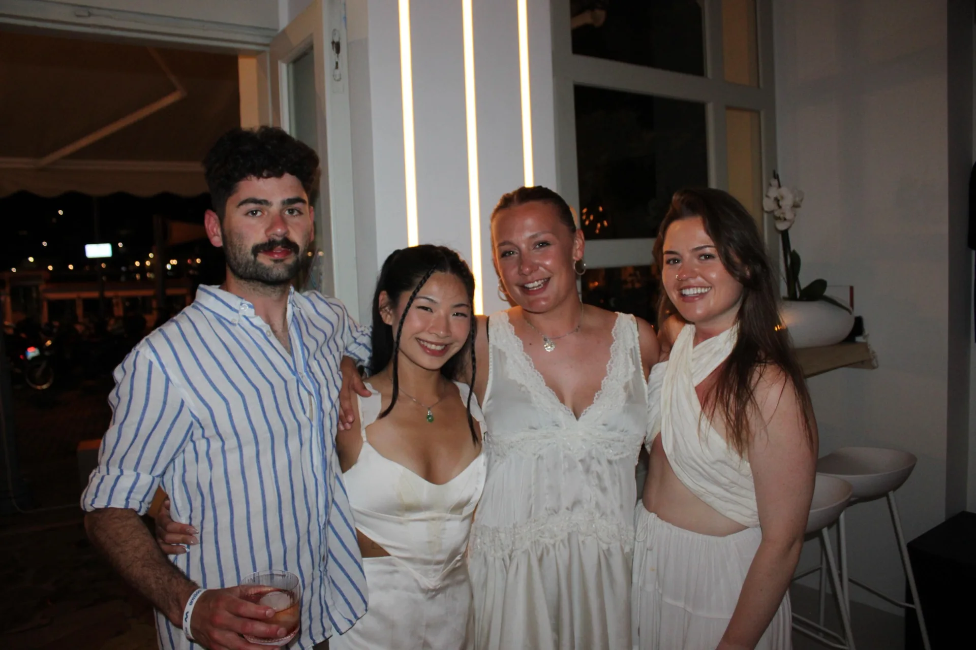 Friends enjoying an evening out at Day ’n’ Night in Poros